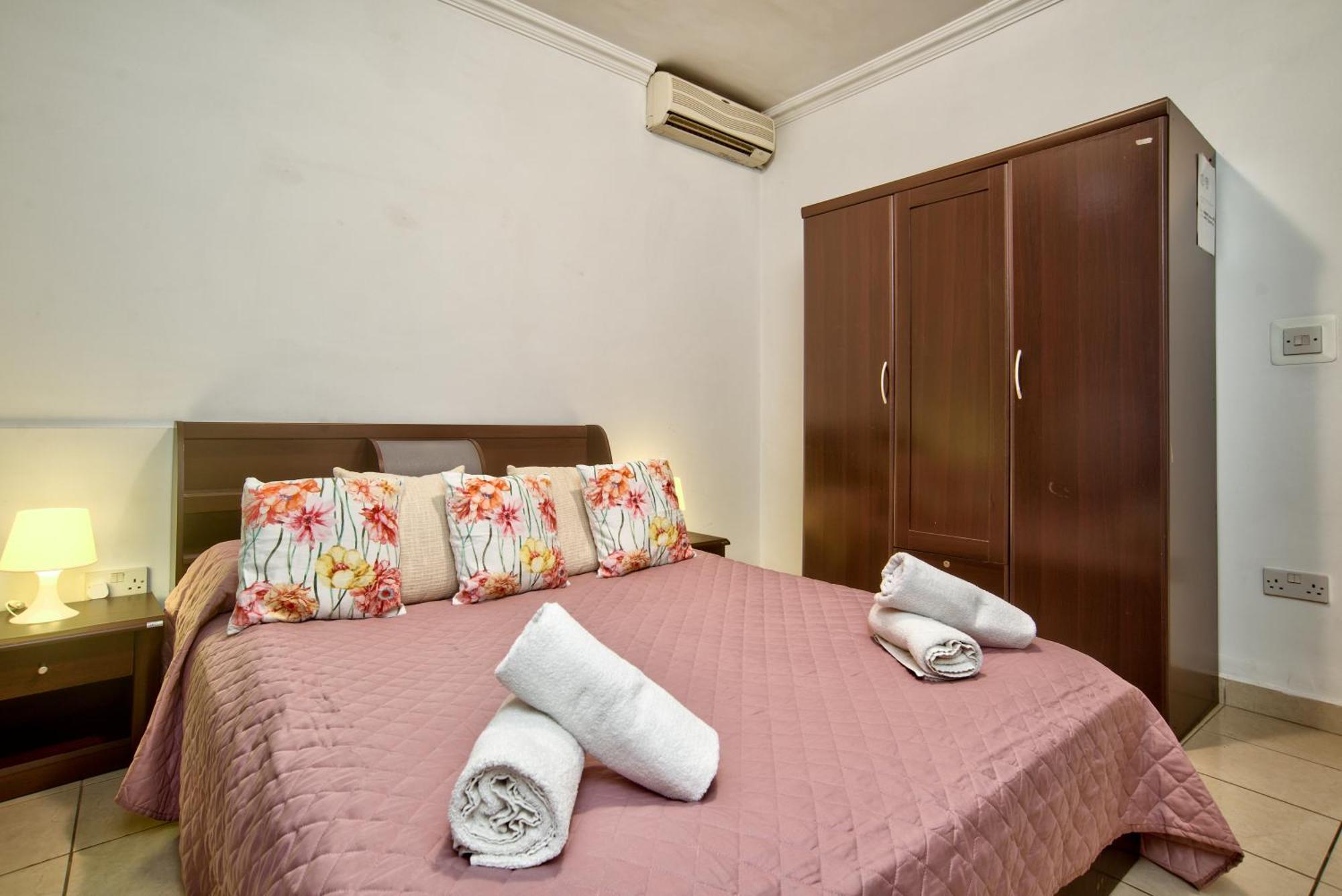 Morina Court - Seaview Apartments And Penthouse In St Julians By Shortletsmalta Saint Julian's エクステリア 写真