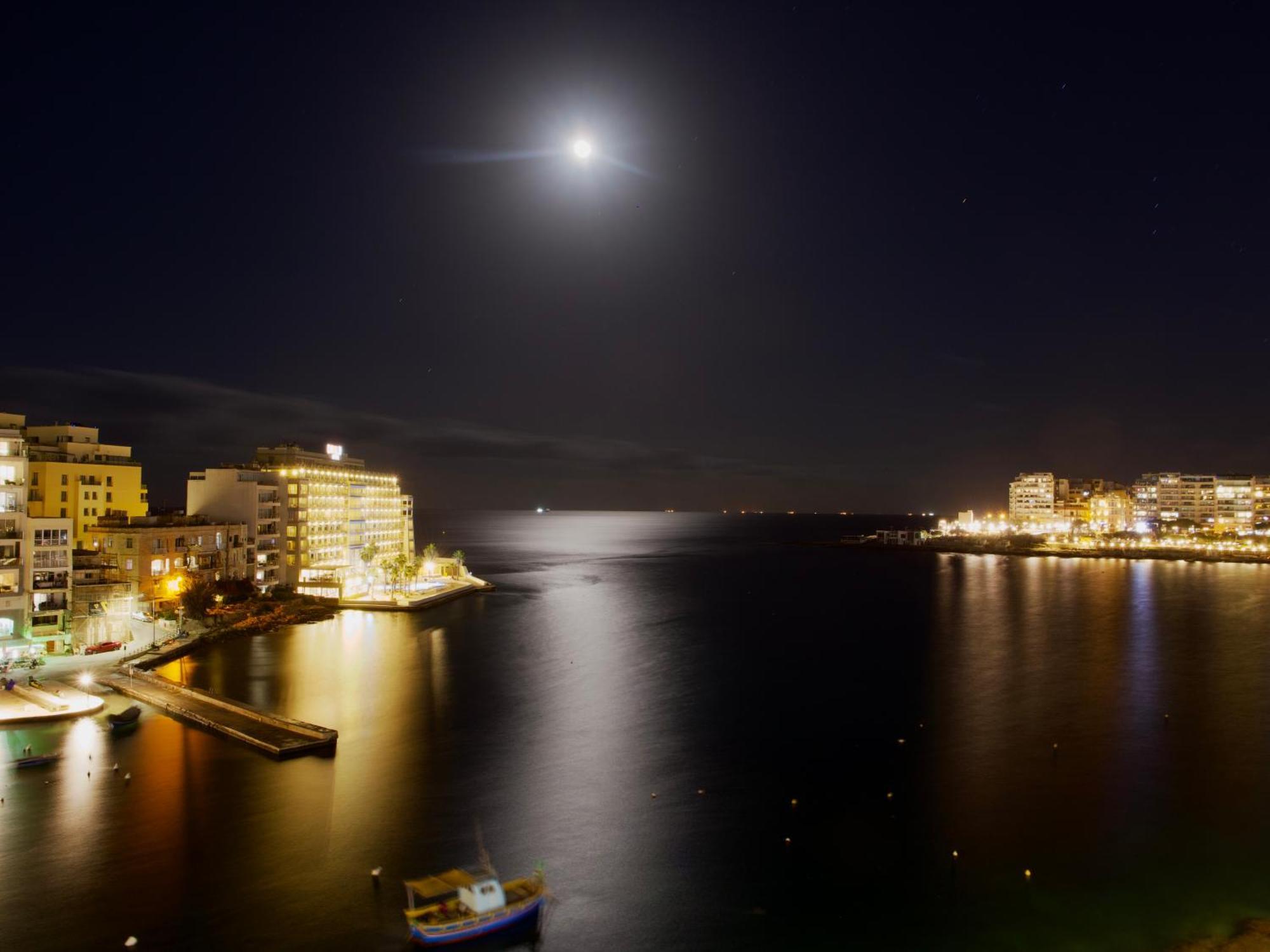 Morina Court - Seaview Apartments And Penthouse In St Julians By Shortletsmalta Saint Julian's エクステリア 写真